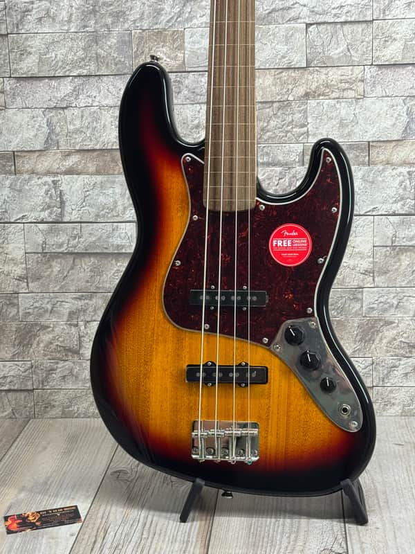 Squier Classic Vibe '60s Jazz Bass Fretless | Reverb Canada