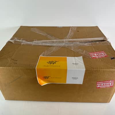 Mobile Fidelity MoFi UltraDeck Turntable w/ Dust Cover & MasterTracker Cartridge image 2