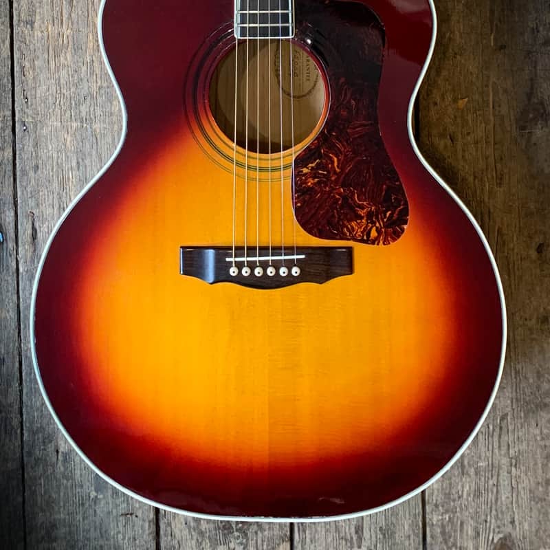 1972 Guild 1972 Guild F-50 in Sunburst finish and original har…