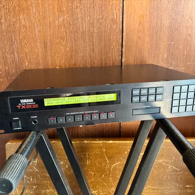 YAMAHA TX802 FM TONE GENERATOR SYNTHESIZER 2U RACK New internal battery