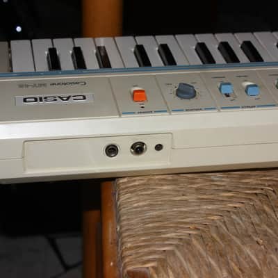 Casio MT-45 80s - whiteCasio MT-45 Vintage Keyboard – 80s Lo-Fi Classic – Excellent Condition image 4