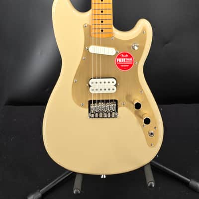 Squier 0374096589 Classic Vibe™ Duo-Sonic™ HS, Maple Fingerboard, Gold Anodized Pickguard, Desert Sand image 2