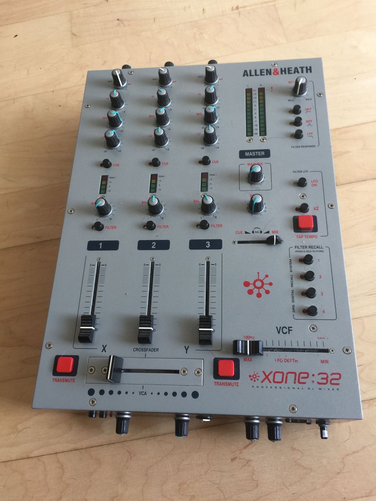 レア ALLEN&HEATH DJミキサー XONE:32 ビンテージ Allen & Heath XONE:32 Professional DJ Mixer | Reverb UK
