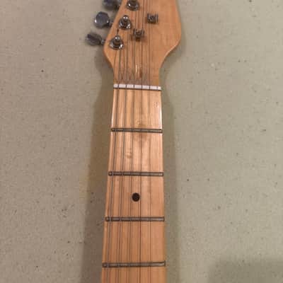 Custom Stratocaster 2011 - Transparent Red image 2