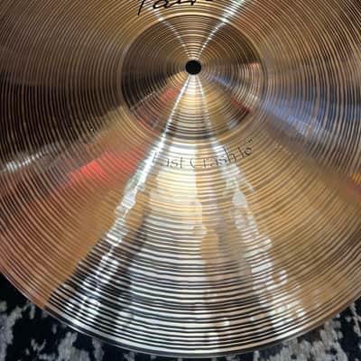 Paiste 16" Signature Fast Crash Cymbal - Traditional image 2