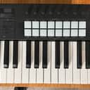 Novation Launchkey 25 MKIV MIDI Keyboard Controller 2024 - Present - Black