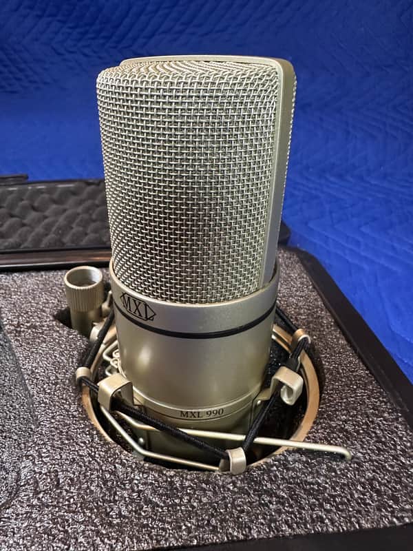MXL 990 Cardioid Condenser Microphone – Shockmount, Hard Case & Manual – Champagne 2003-2008 - Champagne image 1