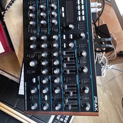 Novation Peak 8-Voice Desktop Synthesizer 2017 - Present - Black