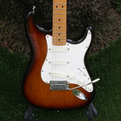 Fender American Stratocaster Plus 1987 Low E4 serial number. image 12