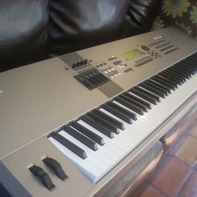 Yamaha Motif 8 88 Key Synthesizer - Fast, Safe, Shipping