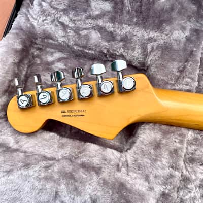 Fender American Ultra Stratocaster 2020 with Pure Vintage 57/62 pickups 2020 - Cobra Blue image 2