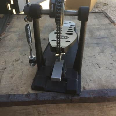Basix V3 Bass Drum Pedal w Base Plate. Two-Tone Beater. P86285 image 2