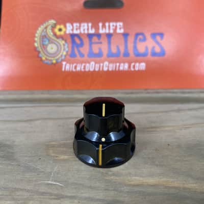 Real Life Relics Fender® Aged Bakelite Top & Bottom Jazz J Bass® Concentric Knob Set   [DB9]