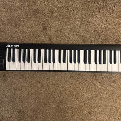 Alesis V61 61-Key USB MIDI Controller with Beat Pads 2017 - 2022 - Black