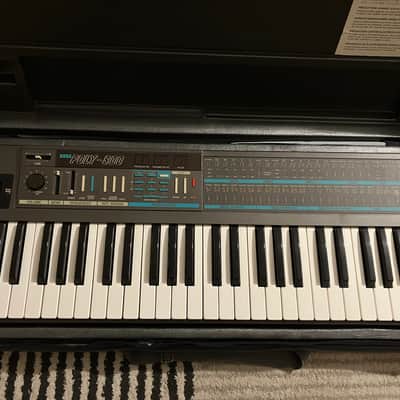 Korg Poly-800 (1980s) + original case and original box