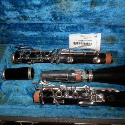 Bundy Resonite Bb Student Clarinet with case and mouthpiece Recently Serviced image 1