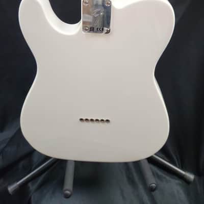 Fender Player Telecaster®, Pau Ferro Fingerboard, Polar White - Polar white image 3