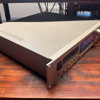 Akai S3000XL Sampler with 8 outputs IB208P - cleaned and refreshed image 5