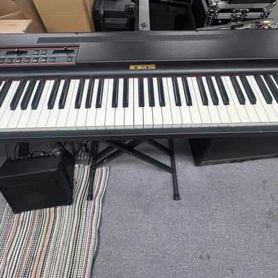 Ensoniq. SDP-1 Electric Keyboard. 76 Keys.(USA)(1986)(With Stand)