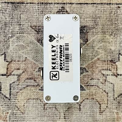 Keeley Katana Mini Clean Boost Pedal - White image 2