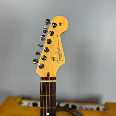Fender American Professional Stratocaster 2018 - Sunburst image 2