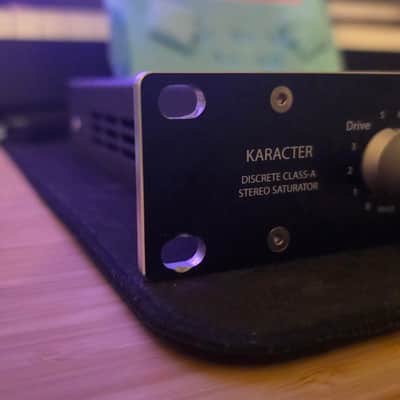 Elysia karacter 2-Channel Saturation / Coloration Processor 2010s - Blue image 2