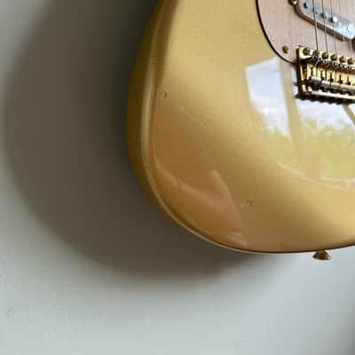 Fender 50th Anniversary Stratocaster 2004 - Aztec Gold image 9