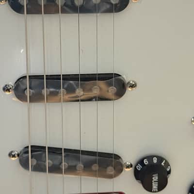 Fender MIJ Limited International Color Stratocaster – Morocco Red (2023, Rosewood, U‑Neck, Vintage SSS), Upgraded Gig Bag image 8