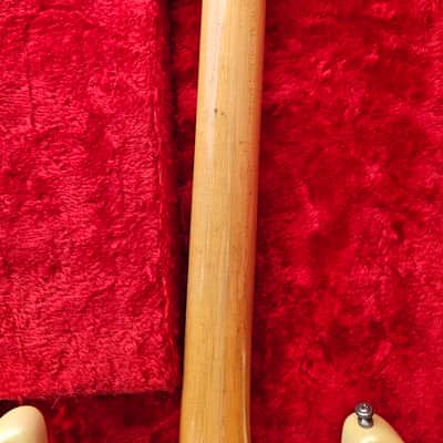 Mosrite Mark I (Ventures) 1965 - Pearl White - Made in USA image 2