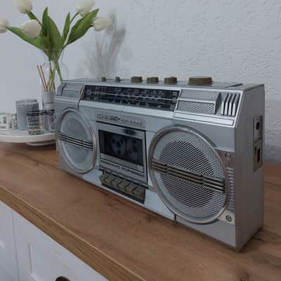 Sharp GF-4500 1982 Silver Boombox image 2
