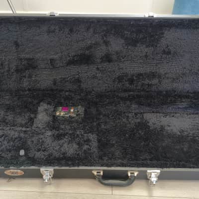 Postal Monkey "El Resisto" Che Guevara Guitar Hard Case - Fantastic Condition w/ Working Tuner & Original Manual image 2