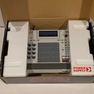 Akai MPC Renaissance Groove Production Studio 2012 - 2019 - Grey image 2