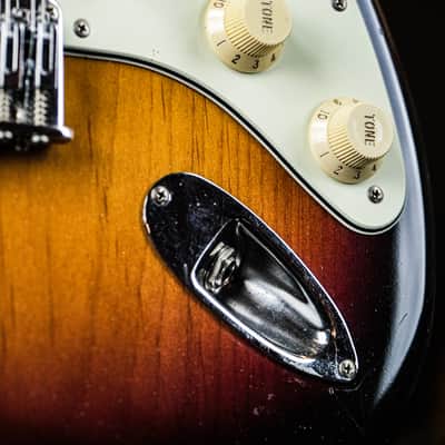 2002-2004 Fender ST-XII 12-String Stratocaster MIJ 3-tone sunburst image 6