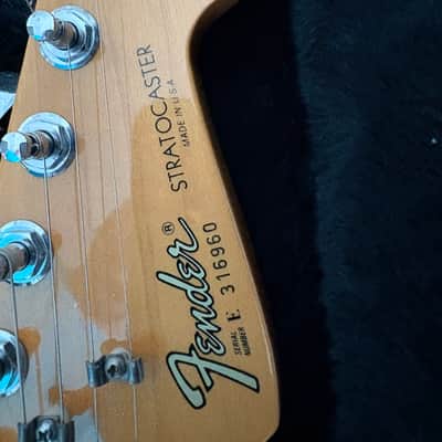 Fender Stratocaster 1983 - Black with Maple fretboard image 12