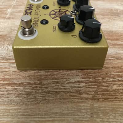 Analogman King of Tone V4 - GOLD - with Both Side High Gain, Four Jack, Buffer and Mode Toggle Options image 7