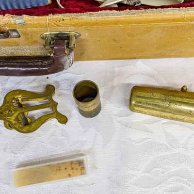 Vintage Late 1950s Vito Alto Saxophone by Leblanc – Made in Kenosha, WI w/ Original French Mouthpiece, Case, Books image 2
