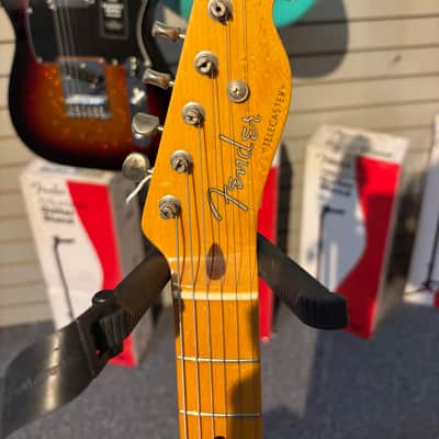 Fender Pre-Owned 50s Telecaster with Bigsby, Cowhide Pickguard image 2