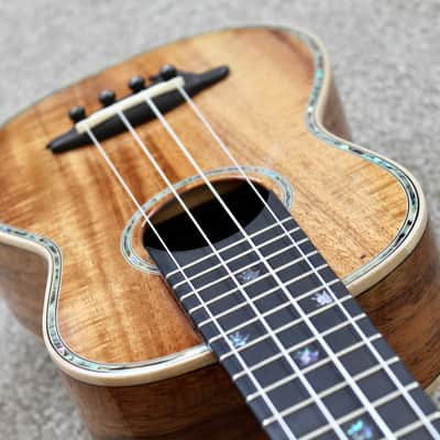 Big Island Ukulele Co. Solid Koa Deluxe Soprano Abalone Inlay KX-SPG W/ Carrying Case image 13