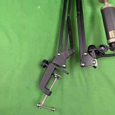 Blue A00105 Condenser Microphone W/ Maono Stand image 3