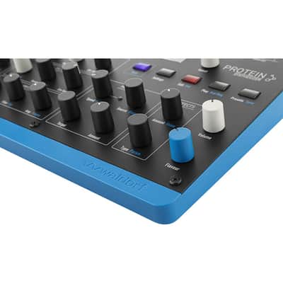 Waldorf Protein - 8 Voice Wavetable Synth with ASIC Microwave Oscillators, 4 Layers, Arpeggiator, Step Seencers, MPE, 2 Effect Slots, USB-MIDI, Compact and Lightweight image 9