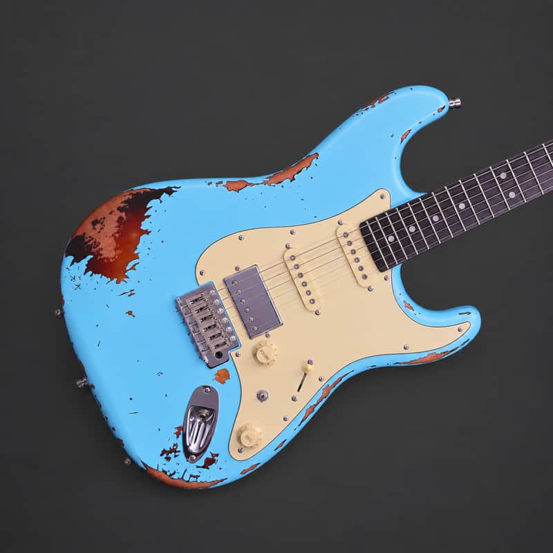 Dhatarattha HSS Strat-Style – Surf Blue Over Sunburst Nitro Relic