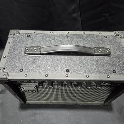 Roland JC-22 Jazz Chorus 2-Channel 30-Watt 2x6.5" Guitar Combo 2016 - Present - Black image 2