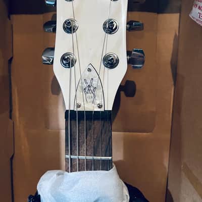New In Box First Act Limited Edition Volkswagen Garage Master 2006 - Silver with White Pearloid Pickguard image 1
