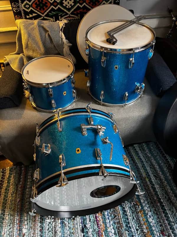 Ludwig 3 ply maple 1969 - 12,13,16,22 Blue sparkle image 1
