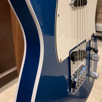 Fender Telecaster Lake Placid Blue with double binding image 4