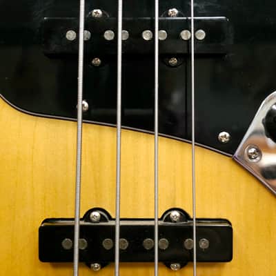 2021 Squier Classic Vibe 70s Jazz Bass image 5