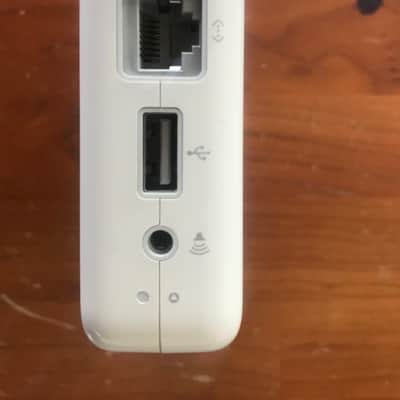 Apple AirMac Express Circa 2010 - White image 2