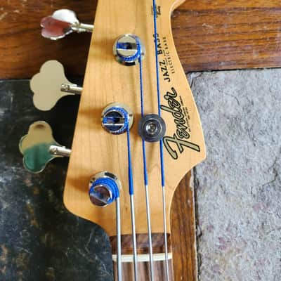 Fender Vintera J Jazz bass w/TSA case 2022 - sunburst image 5