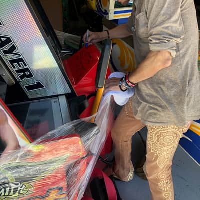 Steven Tyler's "Aerosmith Quest For Fame" Arcade Game. Signed! Authenticated! image 2