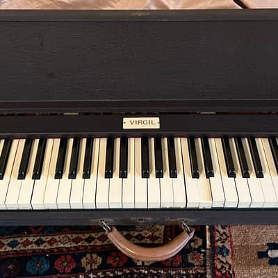A. M. Virgil Rare 6 Octave Suitcase Practice Piano Keyboard circa 1910 - 1920 - Covered Wooden Case image 7